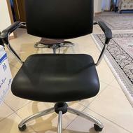 صندلی چرخدار اداری