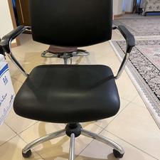 صندلی چرخدار اداری