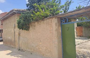 منزل قدیمی مشرف به کوه ،قابل سکونت مکان دنج