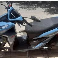 موتور کلیک 150 رنگ مازراتی