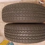 یک جفت لاستیک بارز سمندی حدود 60 درصد