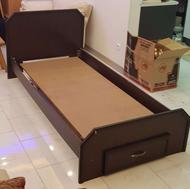 تخت خواب یک‌نفره