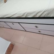 تخت خواب دونفره کاربردی و دراور و آینه85میلیون تومان