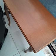 میزوسط و سه عدد گل میز