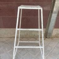 چهار پایه فلزی