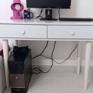 میز تحریر سفید