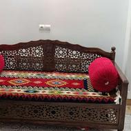 تخت با قالیچه