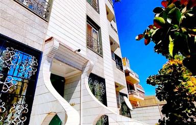 700 متر تجاری / بهترین لوکیشن صادقیه