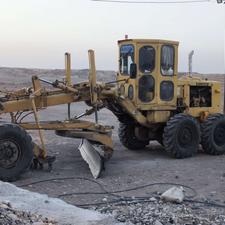 گریدر کوماتسو 705معاوضع با تانکر آپاش