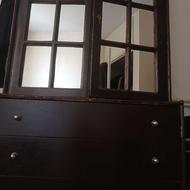 کمد کتابخانه و مبل 4 نفره همراه با یک عدد عسلی