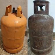 تعدادی کپسول گاز