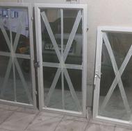 درو پنجره آهنی