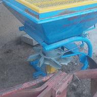 کودپاش خشک مزرعه سبز آذربایجان