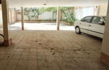 آپارتمان طبقه دوم سر دونبش جنب مترو