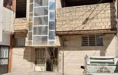 100مترزمین 3نبش 4طبقه سقف خورده همکف نشیمند