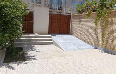 خانه نیمه ویلایی 260 متری
