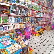 فروشنده فروشگاه اسباب بازی