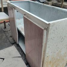 تخت و کابینت و در چوبی