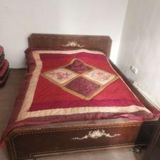 تخت دونفره چوبی