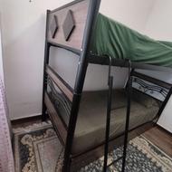 تخت خواب دو طبقه با تشک در حد نو