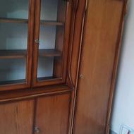 کمد چوبی و ویترین
