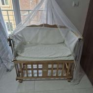تخت کنار مادر Judy co
