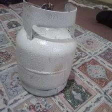 1عددپیک نیک یک ونیم کیلوگرمی؟ LpG 1کیلوگرم به رنگ سفید بفروش