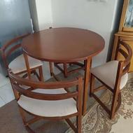 میز ناهار خوری کمجا