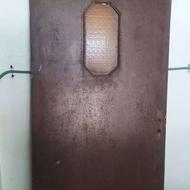 درب چوبی قدیمی اتاق خواب
