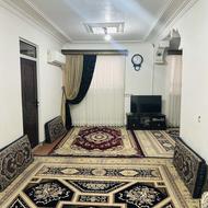 فروش خانه100 متری به همراه 100 متر ستون زده در حیاط