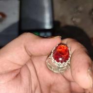 انگشتر نقره عیار 950 با سنگ اصل و قشنگ ( معاوضه دارم )