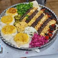 به نیرو کار خانم برای کبابی