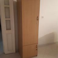 کمد ایستاده