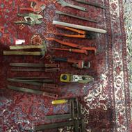 تعدادی آچار و ابزار