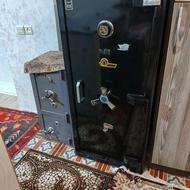 گاوصندوق اتاقدار
