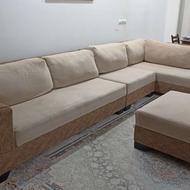 یک دست مبل ال به همراه یک جلو مبلی بسیار شیک و سالم