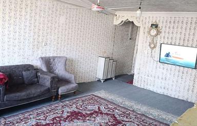 سه واحد مسکونی همراه بایک باب مغازه