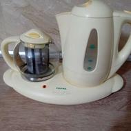 چای ساز و سینی و فنجان