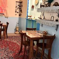 باریستا مسلط به بار گرم و سرد