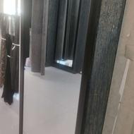 قفسه و دکور و آینه قدی