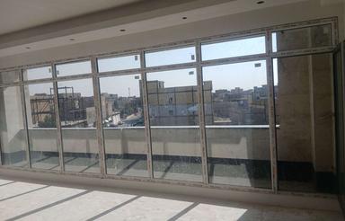 به یک هم خانم خانم با وسایل زندگی نیازمندیم