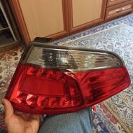 چراغ خطر برلیانس اچ 330 راست