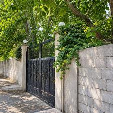 حدود 70 فابل متنوع چهاردیواری باغی