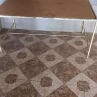 میز آهنی با تخته
