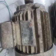 دو عدد دینام سه فاز یک و نیم اسب و سه اسب