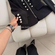 وسط کار خانم