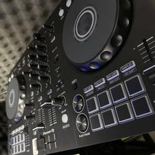 دستگاه DDJ FLX4 مشابه اکبند