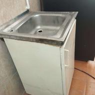 کابینت کوچک با سینک