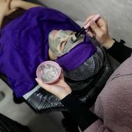 مدل برای پاکسازی و فشیال تخصصی پوست