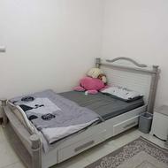 تخت و میز آرایشی نوجوان